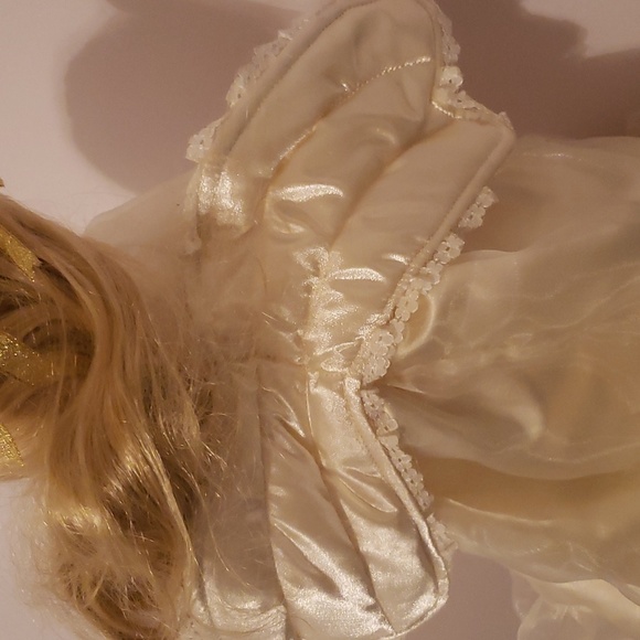 VTG Santa's Best Porcelain Animated Doll " FAITH" Long Hair, Cream and Gold Dres - Picture 7 of 10